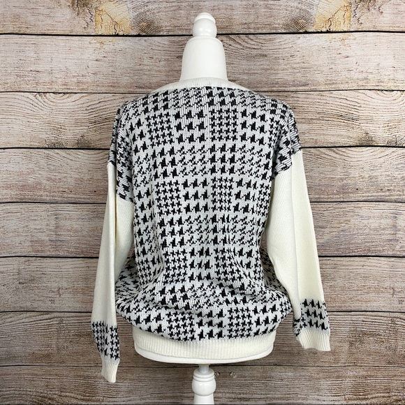 Vintage 90’s Frederick's of Hollywood Houndstooth Black & Cream Knit Sweater - Picture 3 of 8